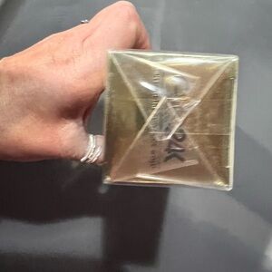 GLO24K Exfoliating & Foaming Facial Cleanser